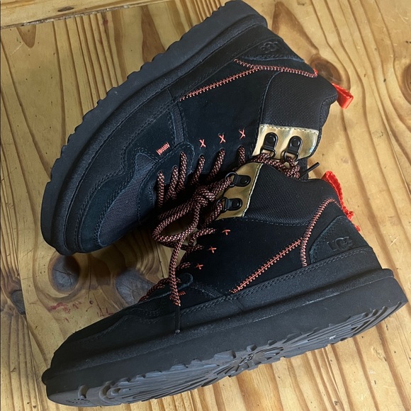 UGG Highland Suede Hi Heritage Boots Black - Picture 4 of 11